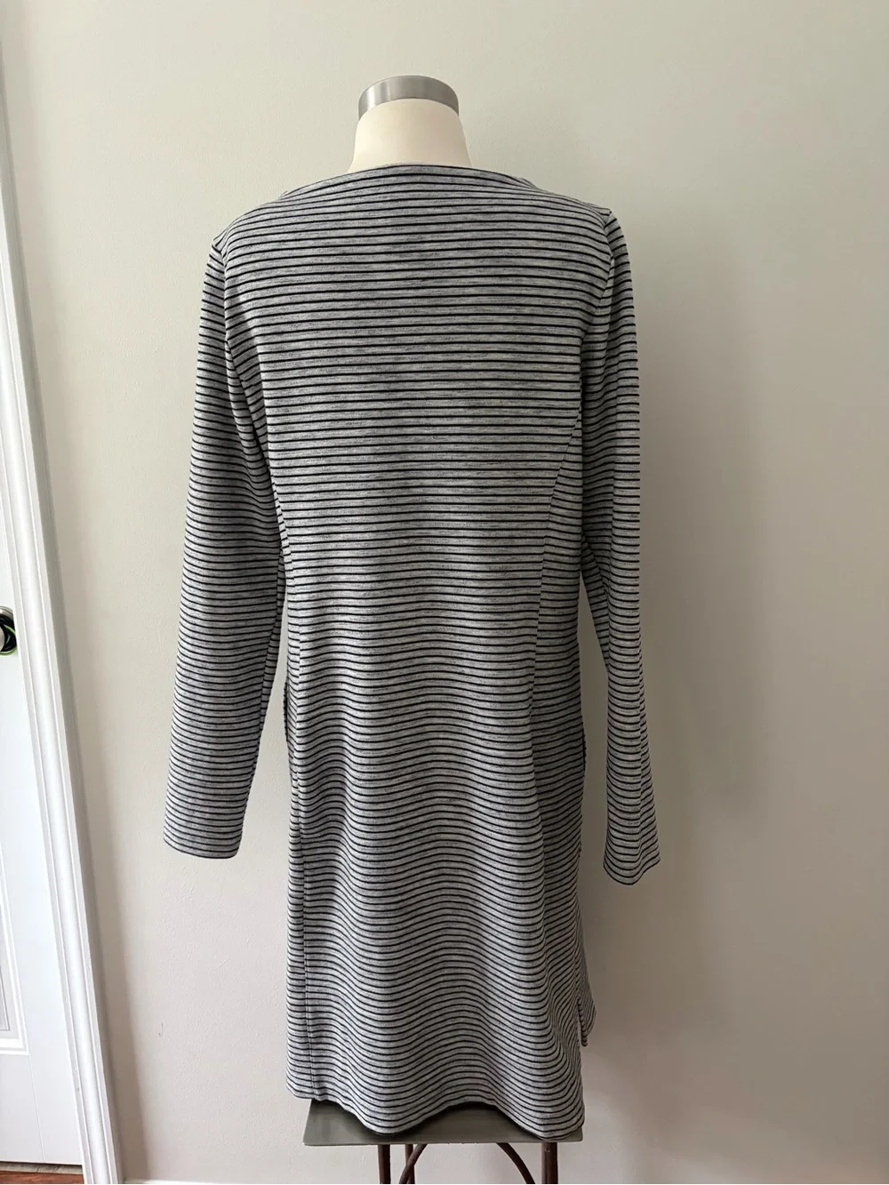 Duluth Trading Co Porte Pro Stretch Striped Long-Sleeve Dress Gray & Black M
